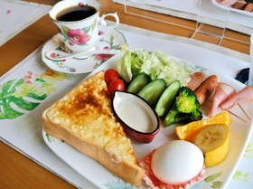 和カフェ　Ｐｏｃｏ ａ Ｐｏｃの「アーモンドトーストセット」