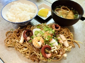 お好み倶楽部「とん」の「ちゃんぽんそばセット」