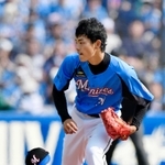 ロッテは千葉・幕張の海をイメージ。京大卒で高砂市出身の田中英祐投手もプロ初登板で着た＝４月２９日、ＱＶＣマリンフィールド