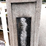 「新生田川」の銘板がある布引橋＝神戸市中央区生田町