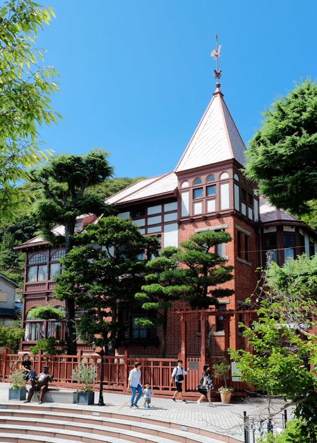 戦災や震災を乗り越え、神戸の観光スポットとして定着した風見鶏の館＝神戸市中央区北野町３（撮影・大山伸一郎）