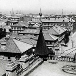 １９３０年頃の撮影とみられるオリエンタルホテルの屋上。尖塔に風見鶏が付いているのが分かる（神戸市文書館提供）