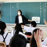 子どもたちが最後まで集中していた、柿本亜津子先生の授業＝たつの市龍野町日飼、市立小宅小学校