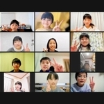 オンライン勉強会の後、記念撮影（さつえい）に納（おさ）まるこども記者ら（ウェブ会議システム「Ｚｏｏｍ（ズーム）」画面から）