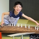 自宅で箏曲の練習に励む遠藤実穂さん＝西脇市内