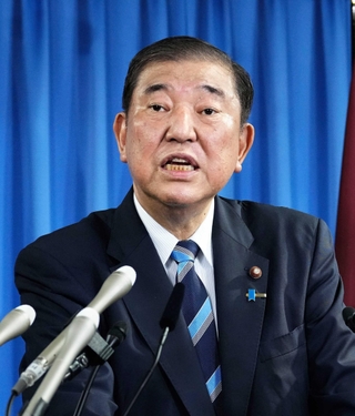 次期首相として衆院選の日程を表明する自民党の石破茂総裁＝９月３０日午後、東京・永田町の党本部