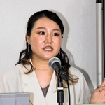 子どもたちに向けて震災の教訓を伝える米山未来さん＝２日、神戸市中央区東川崎町１