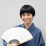 高座に上がり、落語を披露するＪＪさん＝１月、大阪府吹田市内