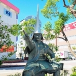 銅像 大津町にあるワンピース・麦わらの一味「ゾロ像」の魅力を徹底解説