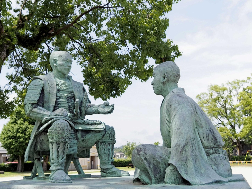 どうぞう！見て知って＞(107)豊臣秀吉・島津義久（鹿児島県薩摩川内市