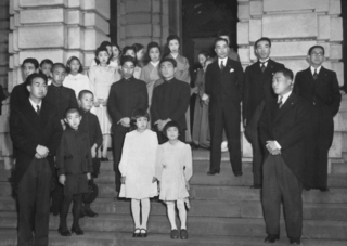 １９４７年に皇族ではなくなった、かつての宮家の人々＝東京都内