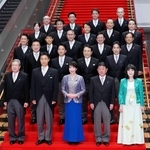 第２次高市改造内閣が発足し、記念写真に納まる高市早苗首相（前列中央）と閣僚ら＝９月１７日、首相官邸
