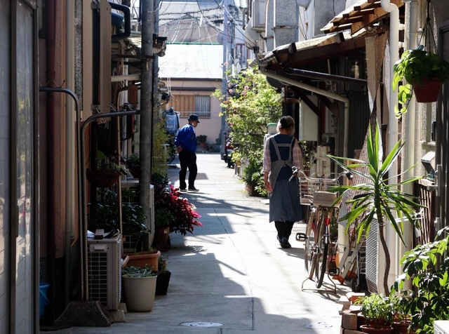 路地には人の営みが刻まれる＝神戸市長田区久保町３