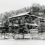 旅館とみられる建物が写る昭和初期の丸山地区（神戸アーカイブ写真館提供）