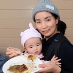「ソースによってお好み焼きの味は多種多様」と語る玉井優子さん＝長田区久保町２