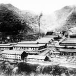 明治時代の生野鉱山本部全景（朝来市教委提供）