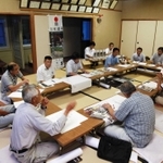 「鉱石の道」を地域活性化につなげようと協議会を立ち上げたメンバーら＝佐嚢コミュニティセンター