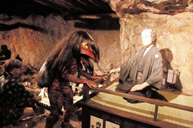 「なんでや！」。銀山ボーイズからメンバー入りを断られ、じだんだを踏むガジロウ＝史跡・生野銀山