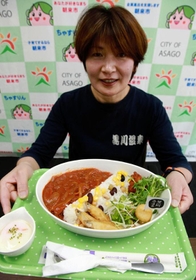 黒川ダムをモチーフにした「ダムハヤシ」＝朝来市役所