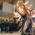 笛の音に乗って披露された金竹獅子舞＝姫路市飾磨区細江