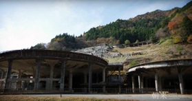 見る人を圧倒する神子畑選鉱場跡