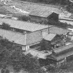 大正時代に建てられた「力泉寮」＝朝来市生野町猪野々（同市提供）