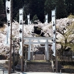 鉱業守護の神「金山毘古神」を祭る山神社＝２０１９年４月、朝来市生野町口銀谷