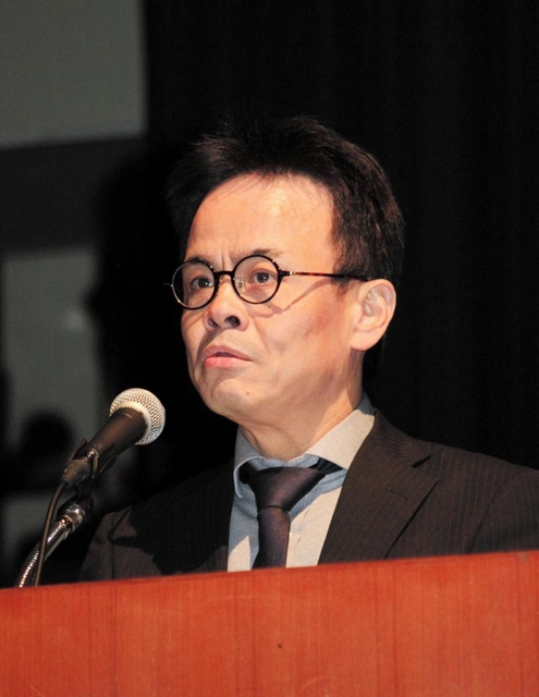 兵庫県立大学環境人間学部教授、宇高雄志さん＝姫路市文化センター