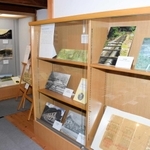 鉱石の道や銀の馬車道について紹介する特別展＝生野書院