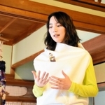 作品展について話すのんさん＝朝来市生野町口銀谷