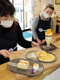 パンケーキやパフェなどレシピコンテストの入賞作品を再現したスイーツ＝コミュニティ＆アトリエ喫茶わかばや