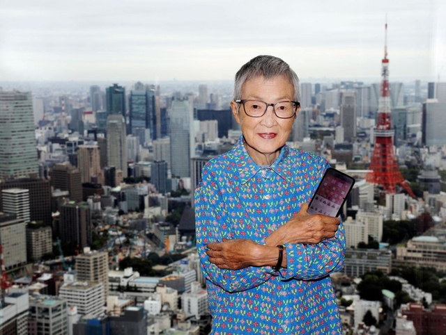 84歳のプログラマー若宮正子さん＝東京都港区六本木６、六本木ヒルズ展望台「東京シティービュー」（撮影・冨居雅人）