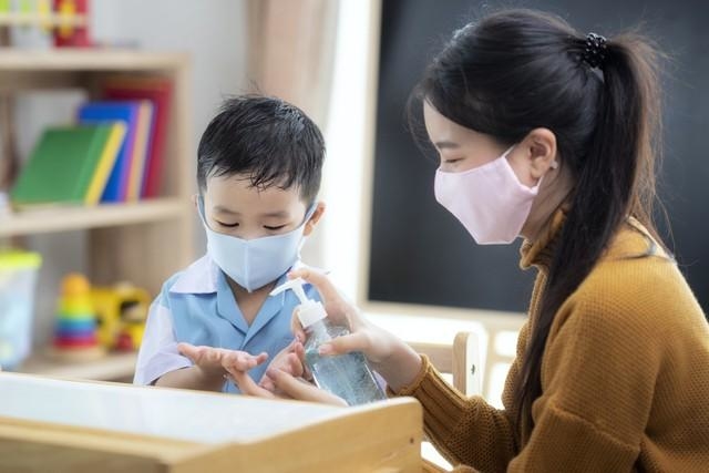 プレ幼稚園にもさまざまコロナ禍の影響が出ているそうです（anekoho/stock.adobe.com）