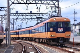 長らく近鉄のシンボル的な車両だった12200系