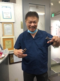 「銀歯」について語る陳先生