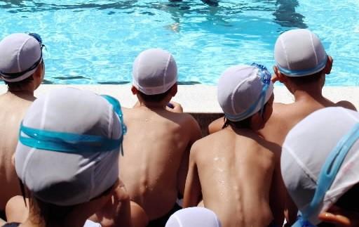 収まらぬコロナ禍。今年も水泳の授業を見送る学校が相次いでいます