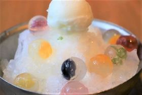 ジュエルボールがのった新感覚のかき氷
