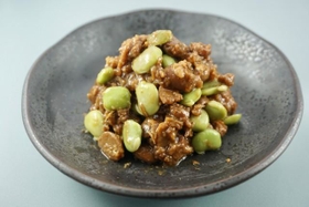 料亭が作ったご飯のお供「だだちゃ豆入り極の肉みそ」（東門提供）