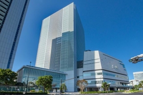 横浜市役所（Caito/stock.adobe.com）