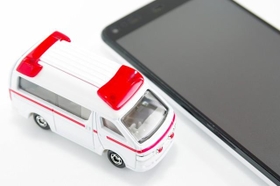 「救急車を呼ぶレベル？」迷ったら…（sunftaka77/stock.adobe.com）