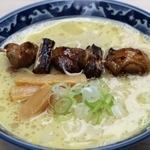 ラーメンに焼き鳥が入っている理由は？
