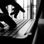 一獲千金を求める人を狙った仮想通貨をめぐる詐欺事件が起きている（smolaw11/stock.adobe.com）