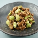 料亭が作ったご飯のお供「だだちゃ豆入り極の肉みそ」（東門提供）