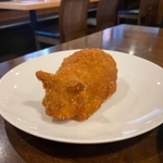 きれいな豚の形してるだろ…メンチカツなんだぜこれ…