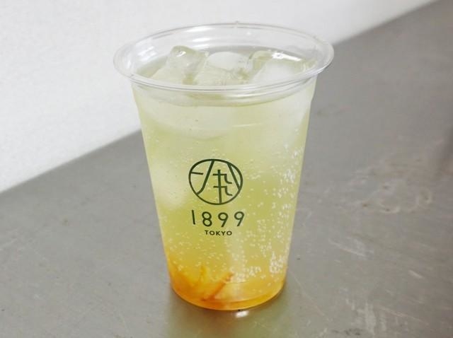 スッキリといただけながら日本茶の奥深い風合いも楽しめる日本茶ソーダ