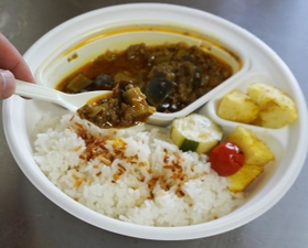 社員の方々が社員食堂で口にしているという「スパイス香るキーマカレー」