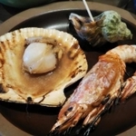 何と豪華…ホタテ、エビ、サザエの浜焼き