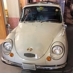 排気量360cc時代の軽自動車。現在の平均的な日本人の体格だとちょっと狭い。