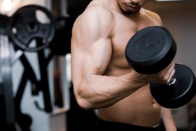 神戸新聞next 連載 特集 話題 筋トレめっちゃしてるから 針が折れないか心配で ワクチン接種時にマッチョ男性が漏らした言葉が話題に