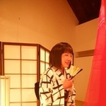 京言葉による新作の怪談朗読劇を披露する、まつむら眞弓さん